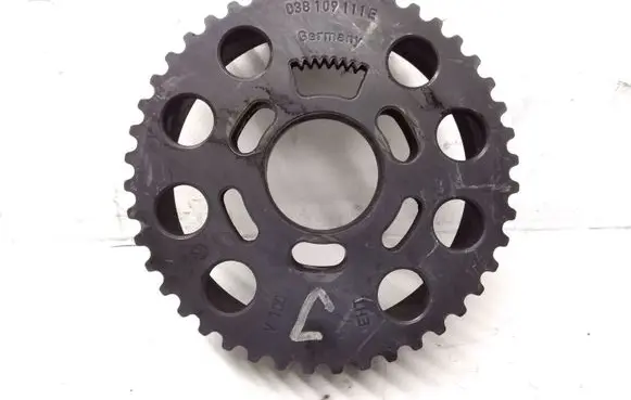 Volkswagen Touran I Camshaft pulley/ VANOS 038109111E