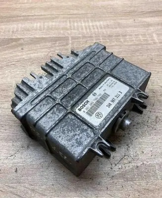 Volkswagen PASSAT B4 Engine control unit/module ECU 3A0907311B 0261203788 789