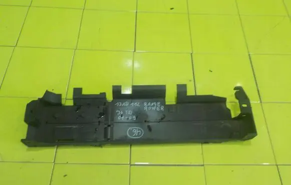Land Rover Range Rover L322 Radiator mount bracket 11737