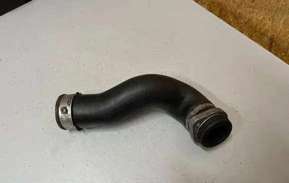 BMW 1 E82 E88 Intercooler hose/pipe 7788342