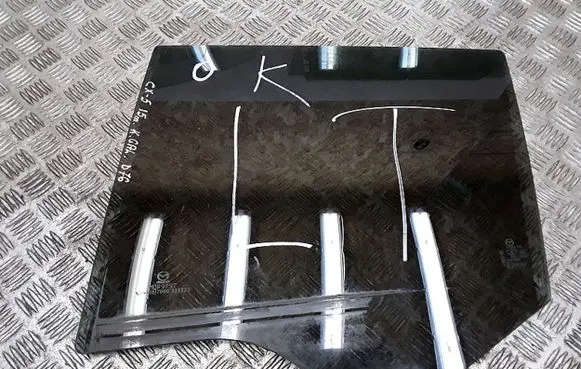 Mazda CX-5 Rear door window glass e643r00123