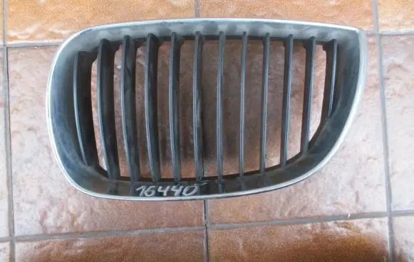 BMW 1 E81 E87 Front bumper upper radiator grill 511370771299