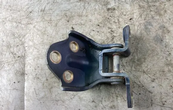Mitsubishi Pajero Sport I Front door upper hinge