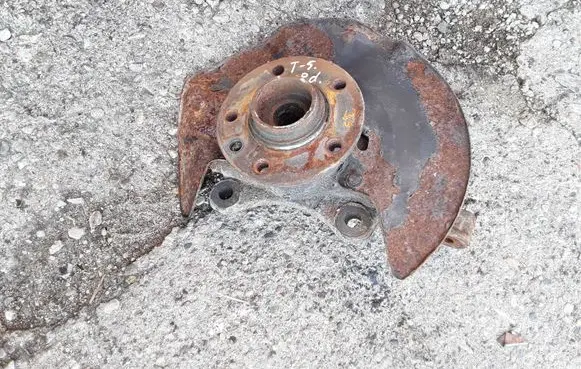 Volkswagen Transporter - Caravelle T5 Front wheel hub NOCODE