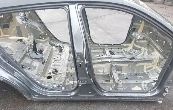Toyota Avensis T220 Front piece kit 