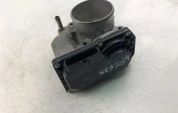 Toyota Auris 150 Throttle valve 220300T110
