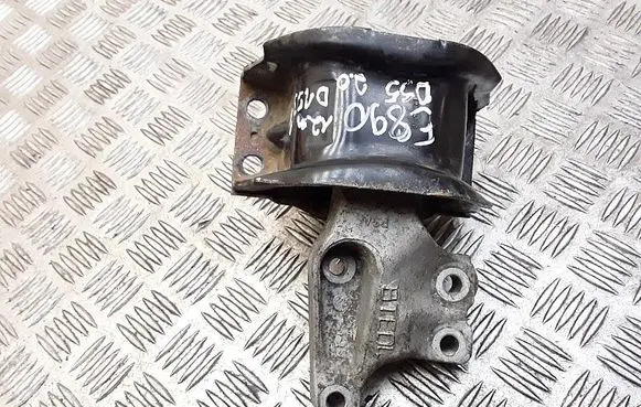 Citroen DS5 Engine mount bracket 9681855180