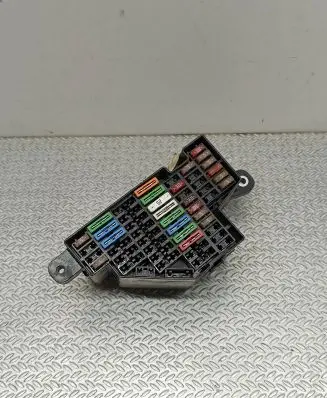 Volkswagen Golf V Fuse module 1K1941824