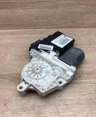 Citroen C5 Front door window regulator motor 9648485280 990406201