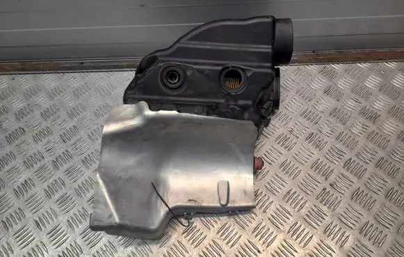 BMW 5 F10 F11 Air filter box 7577466