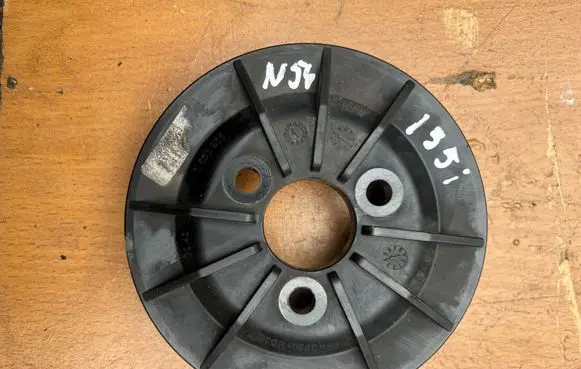 BMW 1 E82 E88 Power steering pump pulley 7553955 3427553955