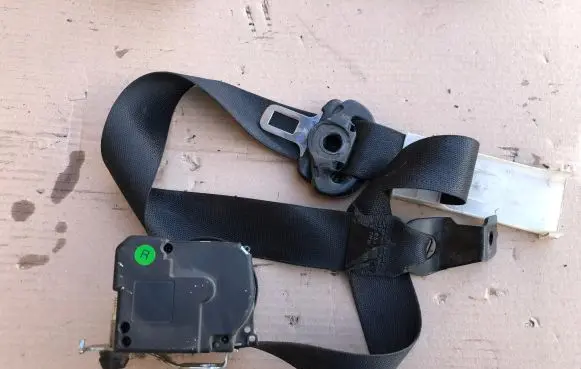 Opel Astra G Front seatbelt