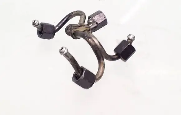BMW 5 E60 E61 Fuel injector supply line/pipe 