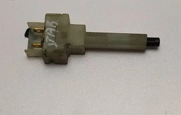 Volkswagen Golf VI Brake pedal sensor switch