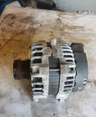 Mercedes-Benz CLA C117 X117 W117 Generator/alternator A0009061903