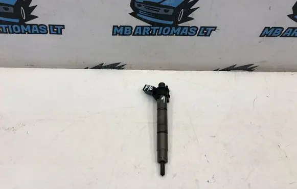 BMW 5 F10 F11 Fuel injector 7823461