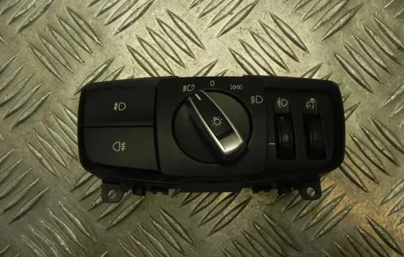 BMW 2 F46 Light switch 9865814 T1068