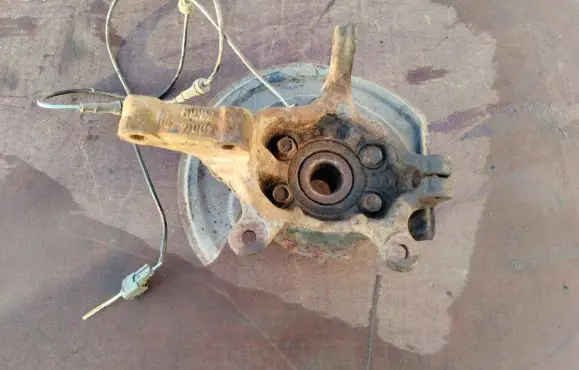 Nissan Juke I F15 Front wheel hub spindle knuckle 400141KK0A 400141KK0H