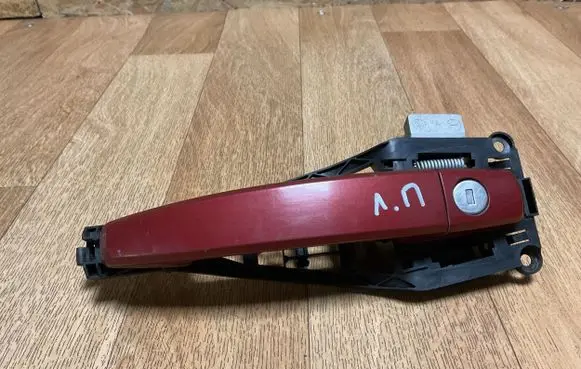 Opel Zafira B Front door exterior handle 24463523