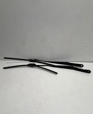 Opel Astra J Front wiper blade arm 13289887