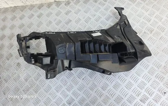 Front bumper mounting bracket