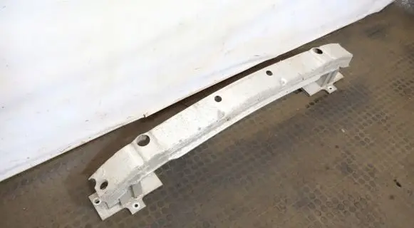Opel Insignia A Rear bumper support beam 