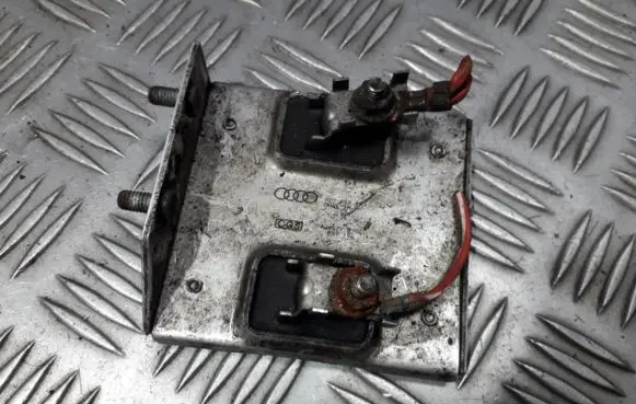 Audi A4 S4 B5 8D Fuse box set 8d0959498
