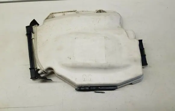 BMW 3 E90 E91 Fuse box cover 7544577