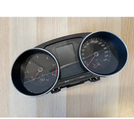 Volkswagen Polo V 6R Speedometer (instrument cluster) 6C0920741C