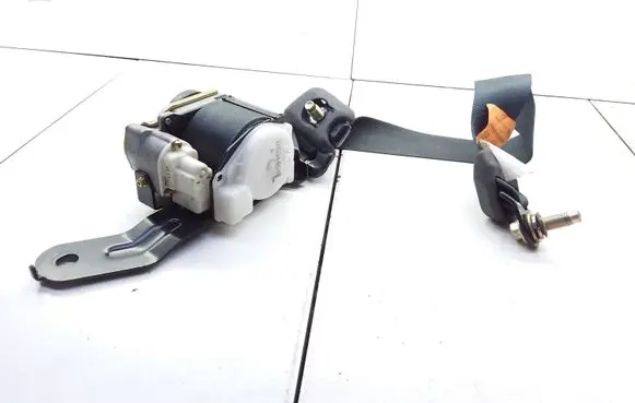Nissan Sunny Front seatbelt 0424100 TKA77EG1210