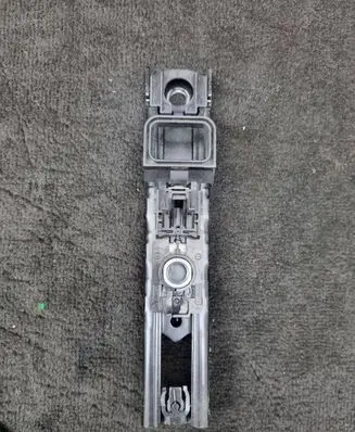Audi Q7 4M Seat belt height adjuster 4M0857819
