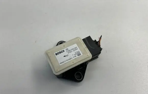 Nissan Qashqai ESP acceleration yaw rate sensor 0265005665
