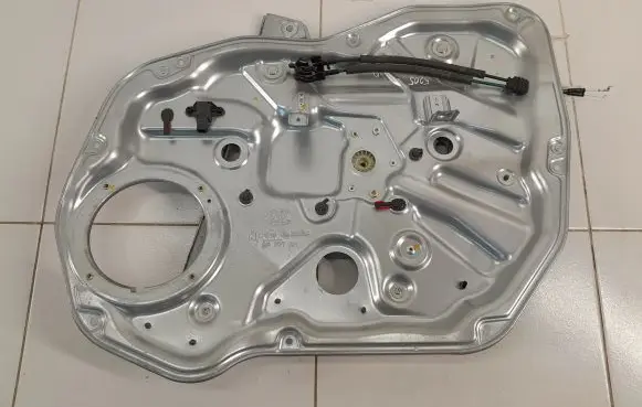 KIA Sorento Front window lifting mechanism without motor NOCODE