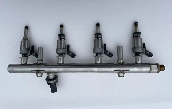 Audi TT TTS RS Mk3 8S Fuel main line pipe 06K133317G 1450210156