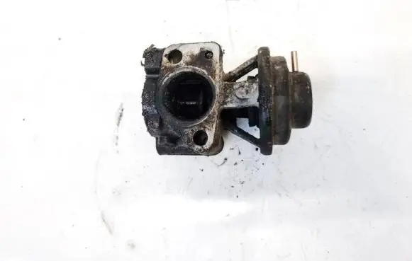 Mitsubishi Pajero Sport I EGR valve K5T554
