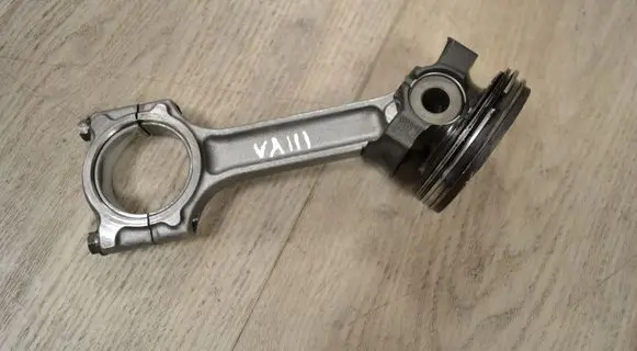 Renault Kangoo III Piston with connecting rod 76MT5