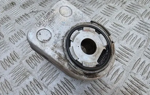 Ford B-MAX Driveshaft support bearing bracket CM5G6B856FA