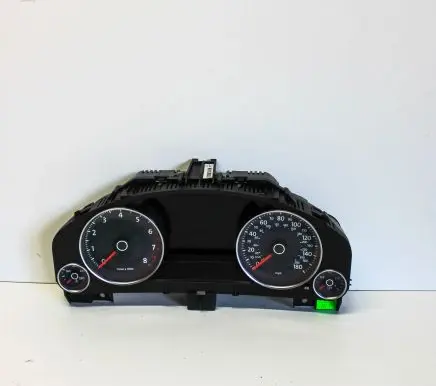 Volkswagen Touareg II Speedometer (instrument cluster) 7P6920981E