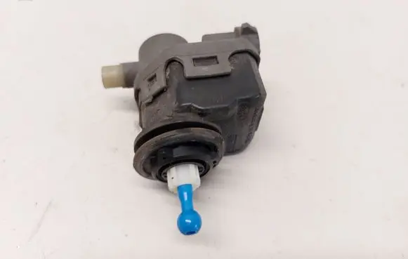 Headlight level adjustment motor
