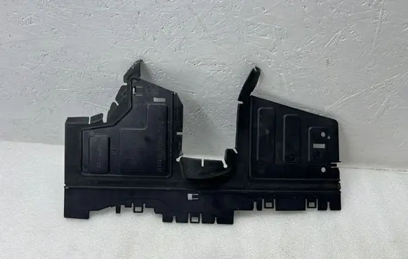 Opel Mokka B Front door wind deflector 9840324580