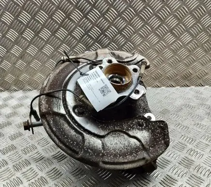 BMW 5 G30 G31 G38 Rear wheel hub 6861802 6866338