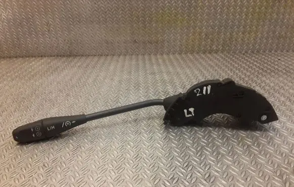 Mercedes-Benz E W211 Cruise control switch A0085452524 0085452524