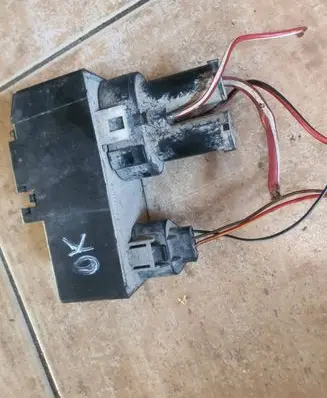 Volkswagen Golf III Coolant fan relay 1H0919506A 898659