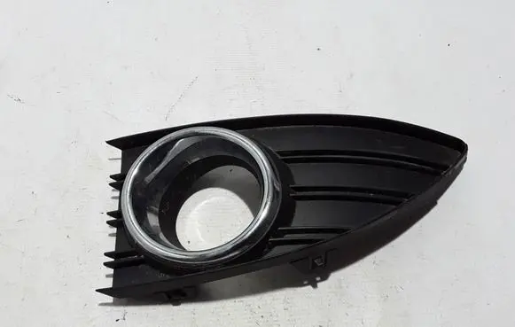 Renault Fluence Front fog light trim/grill 261A40002R