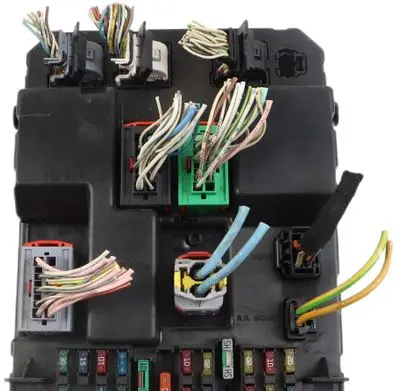 Peugeot 307 Fuse module 9651196880 9651197580 00182504280503