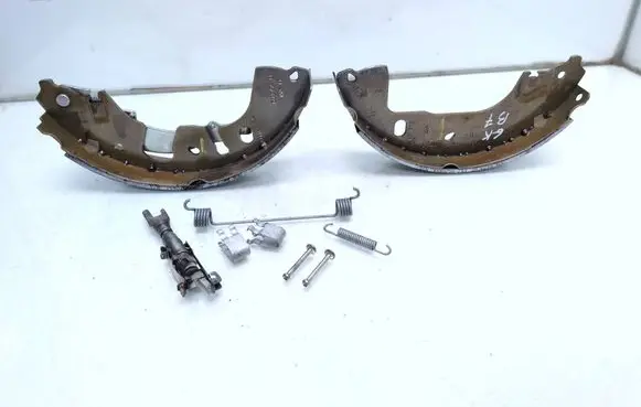 Cupra Born Handbrake/parking brake pads D0N8479GF