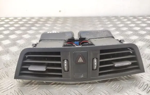 Mercedes-Benz E C207 W207 Dash center air vent grill A2078300054