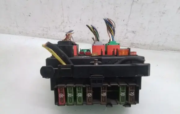 Peugeot 307 Fuse module 964605280