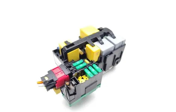 Citroen C4 SpaceTourer Fuse module 9806192580
