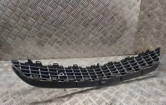 Opel Astra H Front bumper lower grill 13225758